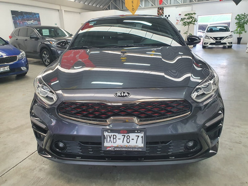 Imagen 2 de 15 de Kia Forte Gt Line 2020