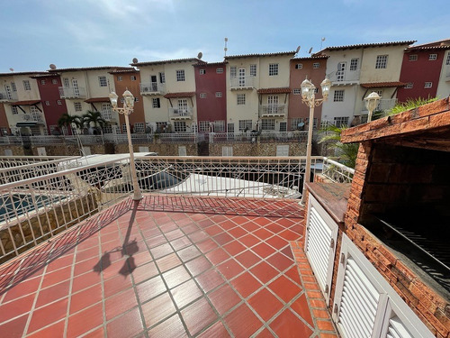 Imagen 13 de 18 de Townhouse En Alquiler En Lecheria C.r Villas Martinique