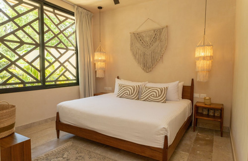 Villa De 4 Recamaras, Alberca Privada, Acabados De Lujo, Cuarto En Planta Baja, Pre-construccion En Venta Aldea Zama, Tulum.
