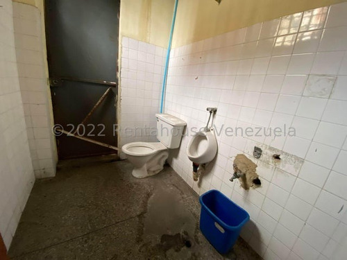 Local En Venta Con Gran Potencial Espacioso Al Centro-oeste De Barquisimeto Kenlimar Nieto 23-4580