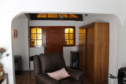 Vendo Linda Casa, 19 Florida Oriente.