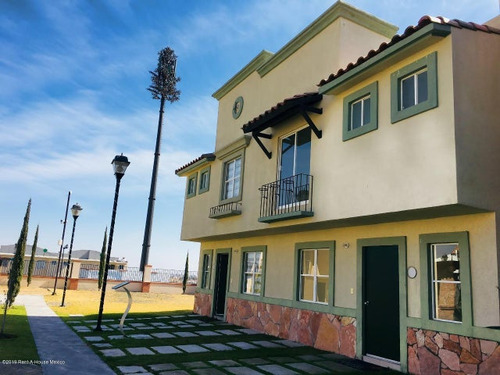 Venta De Casa En Real Solare 3 Recamaras Y 3 Baños