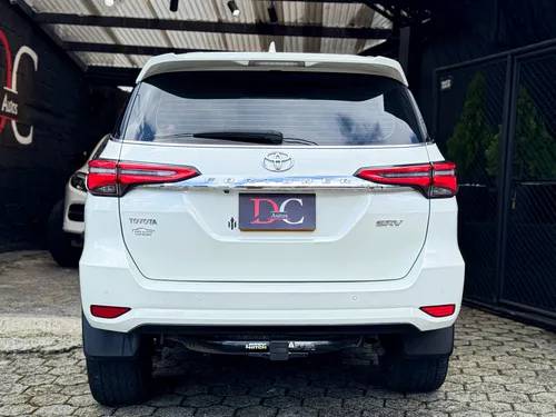 Toyota Fortuner Srv 2.4 At 2022 Especial