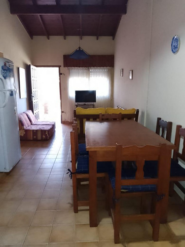 Casa En Venta - 4 Dormitorios 2 Baños - 450mts2 - Mar Del Tuyú