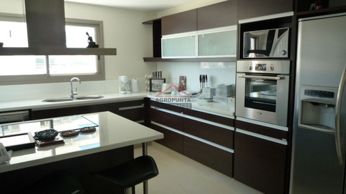 Apartamento En Brava, 3 Dormitorios *- Ref: 1291