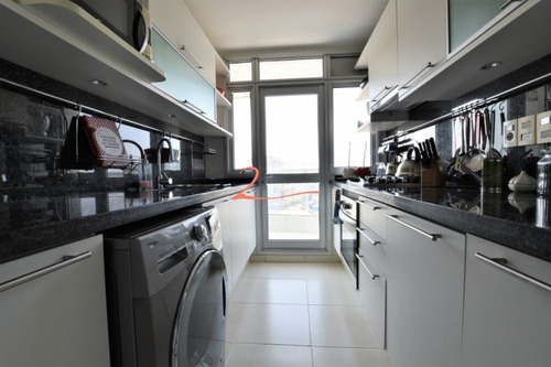 Apartamento De 3 Dormitorios En Venta Y Alquiler Temporario, Playa Mansa. Punta Del Este- Ref: 5335