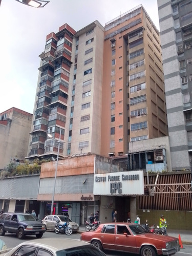 Oficina En Venta, Parque Carabobo 102 Mts