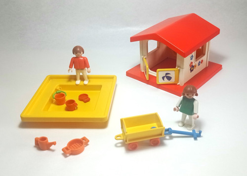 Playmobil 3497 - Arenero Y Casita Parque Infantil