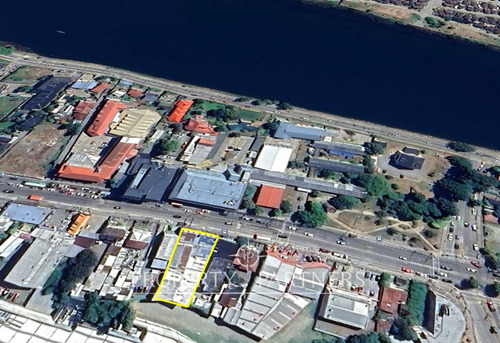 Amplios Locales Comerciales Con Taller Y Oficinas ...