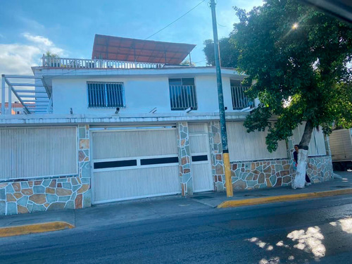 Se Vende Casa Comercial   4b/4p , Catia La Mar, La Guaira