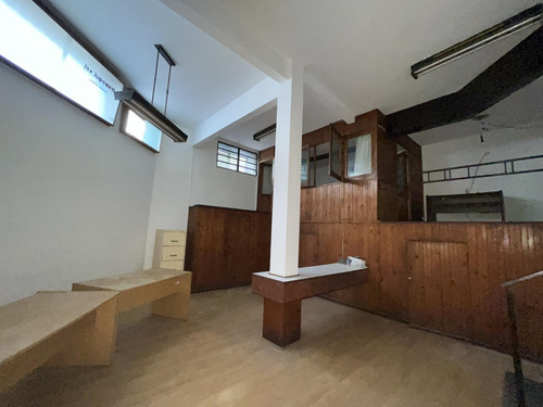 Permuta / Venta / Alquiler Oficina De 68 M2 Y Doble Altura En San Martin Y Urquiza. Zona Centro