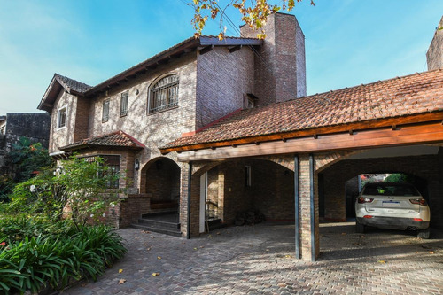 Imagen 2 de 30 de Casa De 5 Dormitorios En Venta Con Pileta En Fisherton Rosario