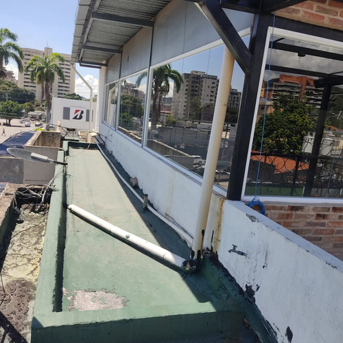 Local Comercial En Alquiler En Urbanización El Viñedo Valencia