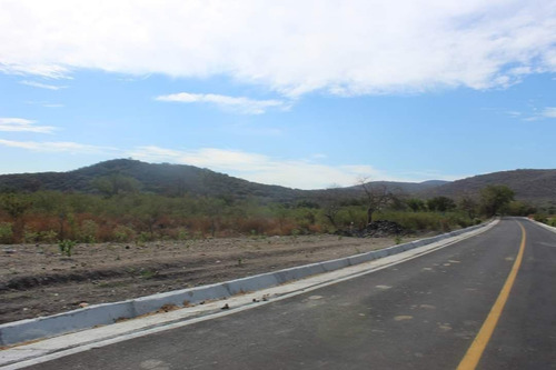 Imagen 1 de 5 de Terreno Sobre Carretera