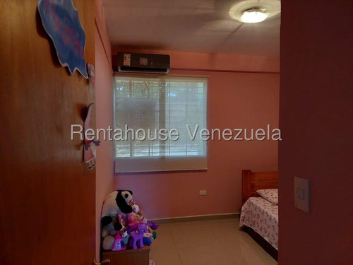 Maribel Morillo Asesor Inmobiliario De Rentahouse Vende; Lindo Apartamento; Situado En Planta Baja; Posee 2 Hab.2 Baños; Queda Amoblado; Conjunto Privado Ubicado Cerca Avda. La Ribereña; Cabudare Lara