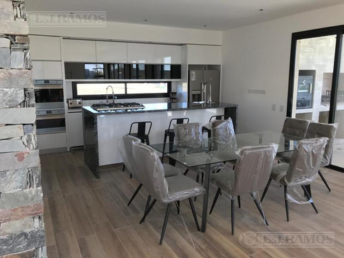 Puertos Del Lago - Casa En Venta Barrio Vistas