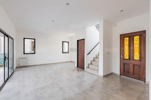 Casa En Venta En Vila Marina Ii, Villanueva, Tigre