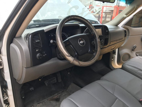 Imagen 5 de 12 de Chevrolet Silverado