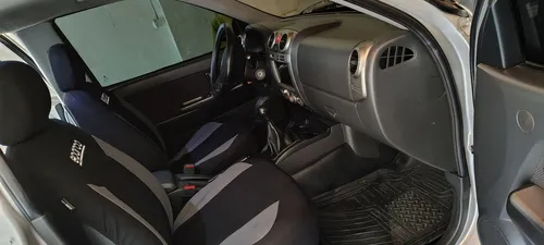 Chevrolet Dmax Mod 2011 Color Plata