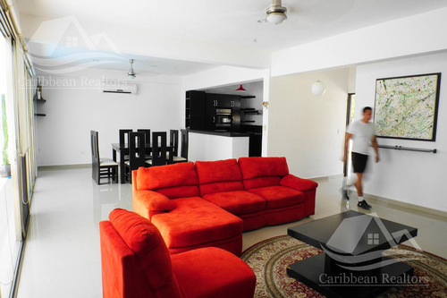 Casa En Venta En Cancun Arbolada / Codigo: B-umd1780