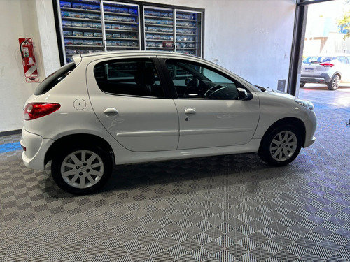 Peugeot 207 1.4 Active 75cv