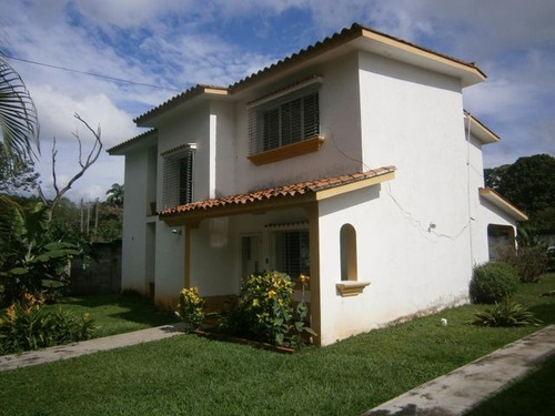 Casa En Venta Colinas De Guataparo Valencia Duplex Para Remodelar Anra 22-14118
