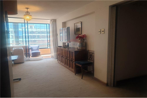 Imagen 2 de 19 de Depto. En Exclusivo Barrio El Golf