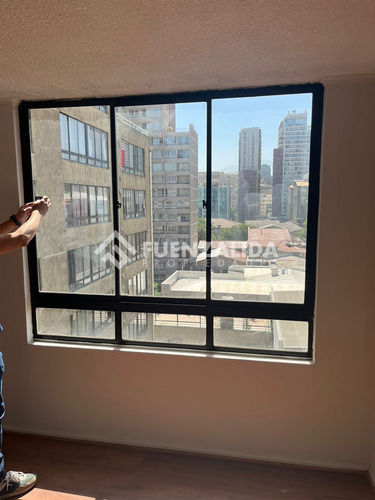 Depto En Venta De 1 Dorm. En Santiago , Metro Los Heroes