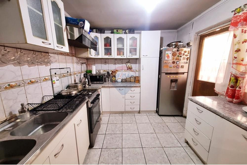 Amplia Casa Con Excelente Conectividad