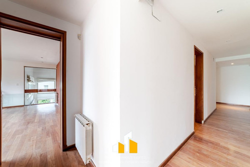 Imagen 9 de 29 de Importante Casa En Venta-lomas De La Carolina
