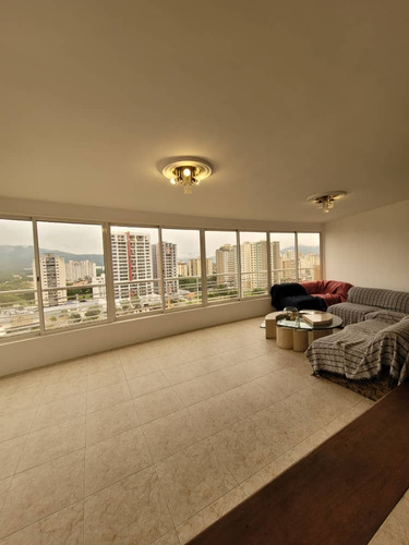 Apartamento En Venta Los Mangos Valencia, Con Planta 100% Y Pozo. Excelente Ubicación Con Una Deslumbrante Vista, Cerca De Colegios, Clínicas, Supermercados Y Sitios De Interés. Dapo