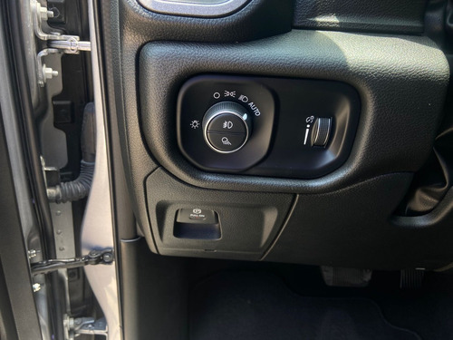 RAM Ram 1500 3.6 Mild-Hybrid Tradesman V6 Crew Cab 4X4