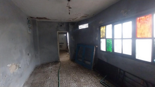 Casa | 2 Dormitorios | Cochera | A Reciclar | Fray Luis Beltran