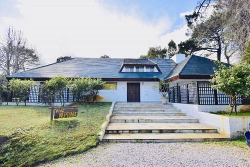 Casa En Venta De 4 Dormitorios En Lugano