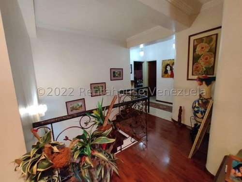 Apartamento Duplex Amoblado En Venta Urb La Soledad 25-16066 Gjg