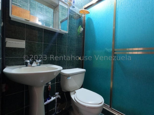 Imagen 20 de 30 de . Hermosa Casa En Venta En Fundalara Este De Barquisimeto, Lara Codigo 23-20591 Mas Informacion: 412 - 1498654 , Katty Vasquez Rentahouse Kv