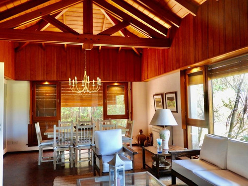 Dueño Vende Casa A Dos Cuadras De La Playa!