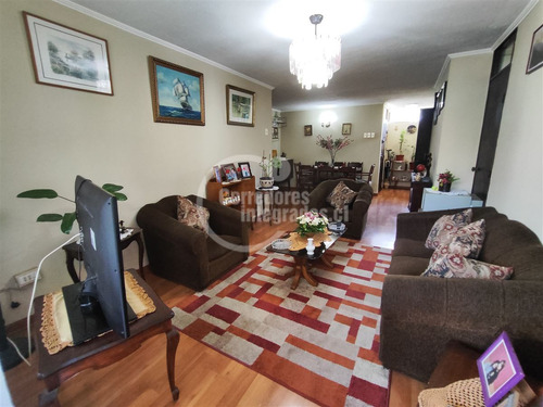 Departamento En Venta De 4 Dorm. En Ñuñoa