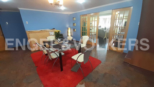 Venta De Hostal Funcionando Con Casa Amoblada En Parcela.
