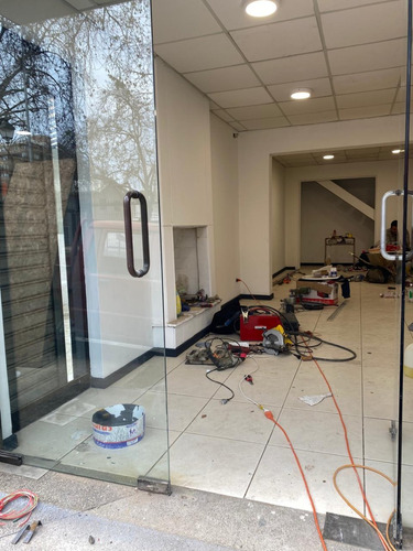 Arriendo Amplio Local En Av. Libertad , Viña Del Mar