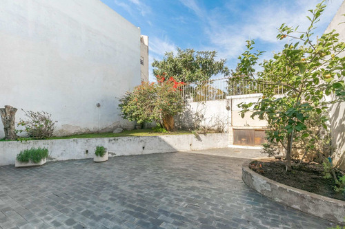 Imagen 19 de 30 de Casa Venta Jardín Parrilla Patio Terraza Cochera