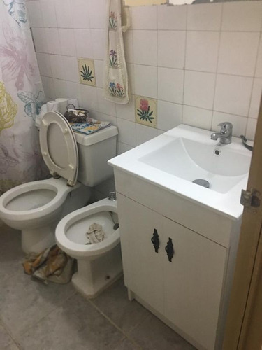 Buena Ubicación Con Todos Los Servicios A Mano !!