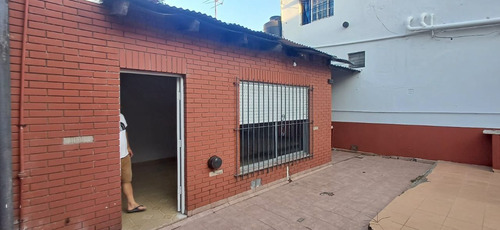 Casa Con Jardín Y Parrilla En Alquiler!