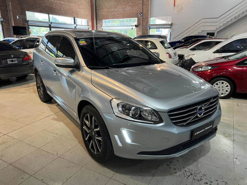 Imagen 3 de 7 de Volvo Xc60 2018 2.5 T5 Inscription