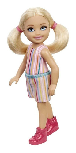 Imagem 2 de 5 de Boneca Barbie Club Chelsea Loira Shorts Listrado - Mattel Ms