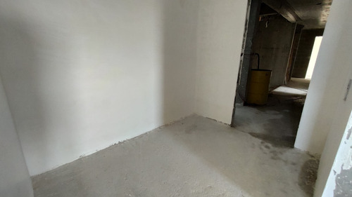 Imagem 8 de 30 de Apartamento 2 Dormitórios - Prédio Frente Mar- Entrada 95 Mil - Aml179