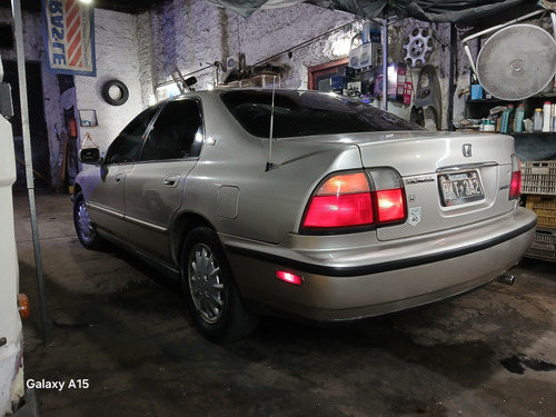 Honda Accord 2.2 Ex At