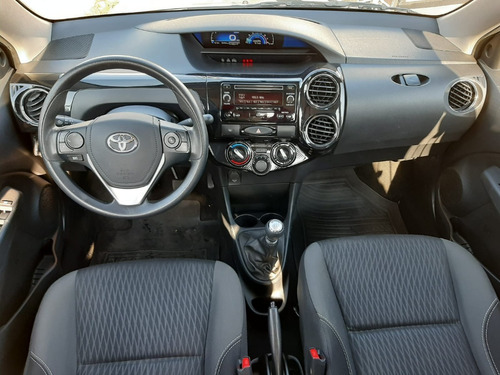 Imagem 13 de 15 de Toyota Etios Sedam X Plus 1.5