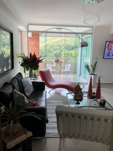 Imagen 1 de 7 de Apartamento En Venta El Parral Res. Alameda Suites