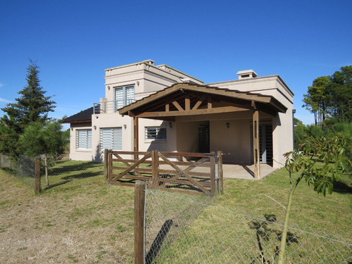 Imagen 3 de 30 de Casa-venta-pinamar-uade-calidad Edilicia-4 Dormitorios + Play-gas Natural-cloacas